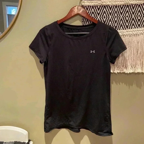 UNDER ARMOUR BLACK SHORT SLEEVE WORK OUT TOP SIZE M - Picture 1 of 2